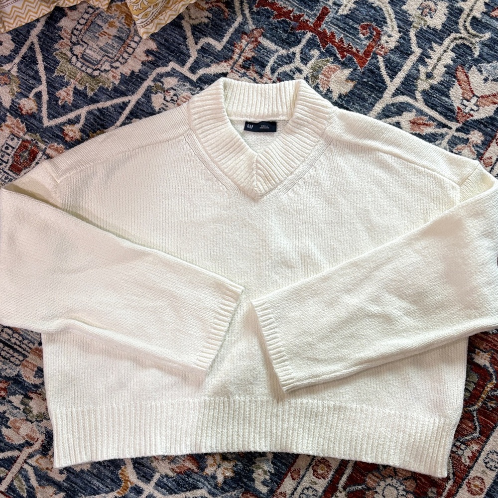 GAP Cropped Cotton V-Neck Sweater